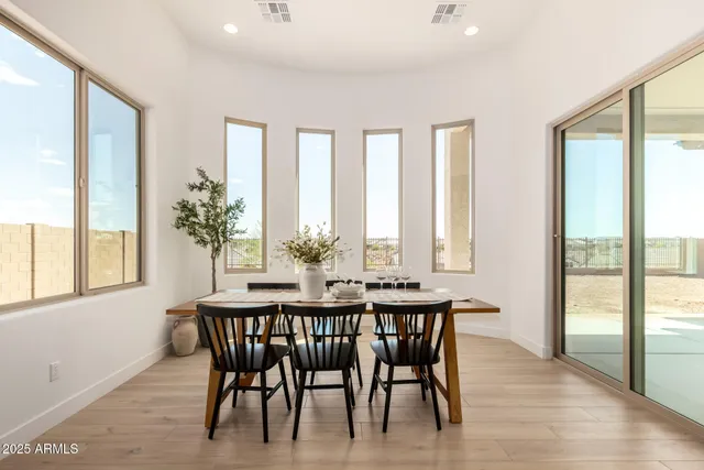 $1,099,950 | 5817 East Sanford Street, Mesa, AZ 85215