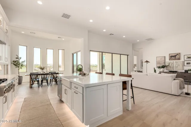 $1,099,950 | 5817 East Sanford Street, Mesa, AZ 85215