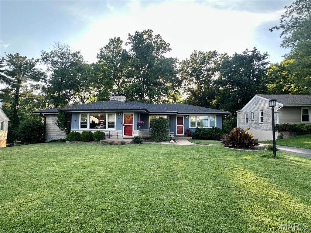 250 Turf Court Webster Groves, MO 63119 - Photo 1 of 1