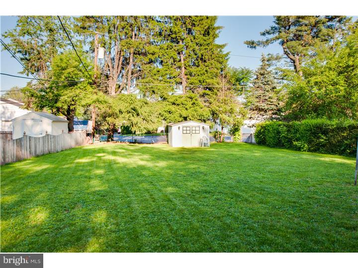 420 Crescent Road Hatboro, PA 19040 - Photo 2 of 2 Back Yard