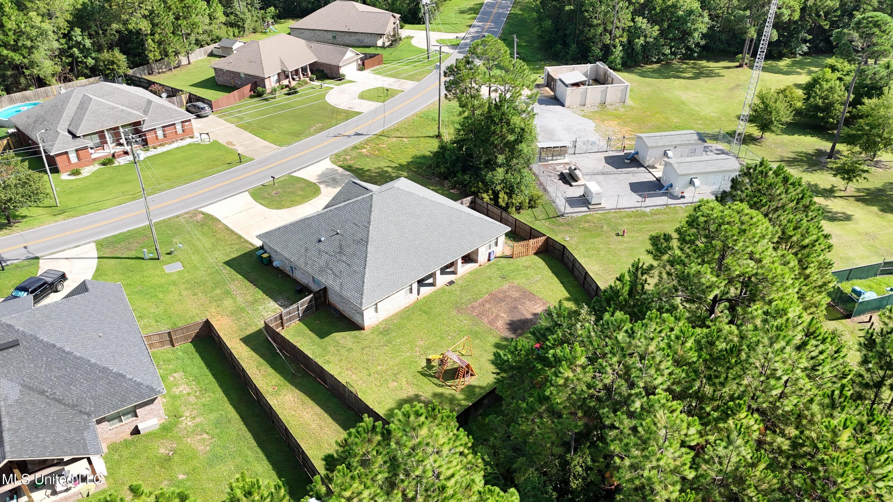 6751 Biddix-Evans Rd Central Ocean Springs, MS 39564 - Photo 32 of 37 032