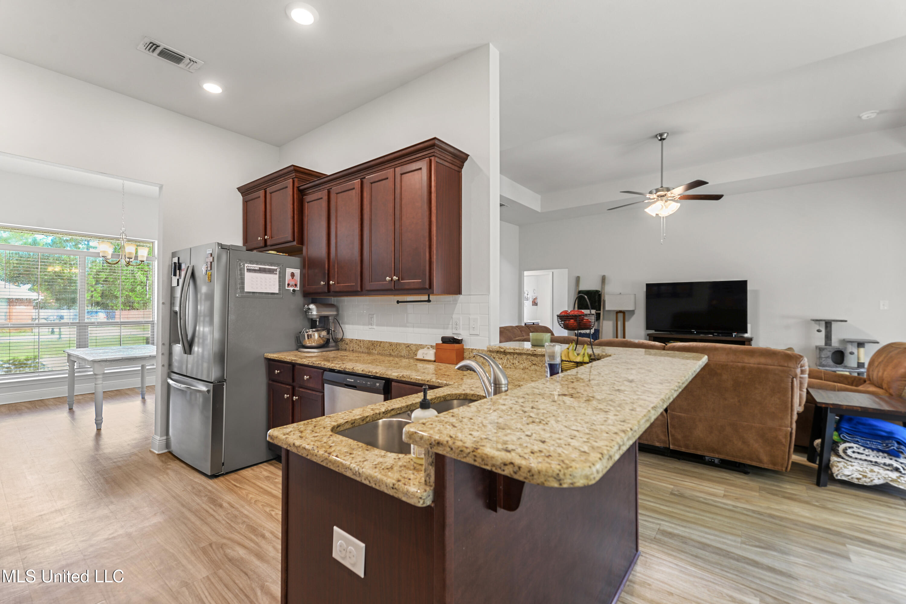 6751 Biddix-Evans Rd Central Ocean Springs, MS 39564 - Photo 8 of 37 008