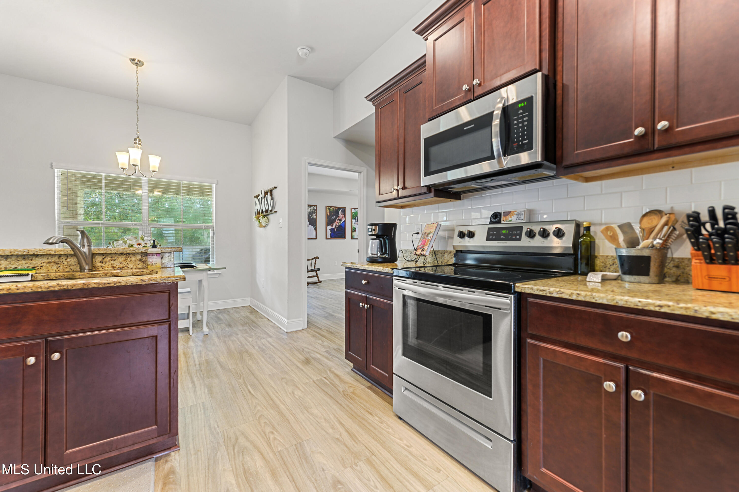 6751 Biddix-Evans Rd Central Ocean Springs, MS 39564 - Photo 10 of 37 010