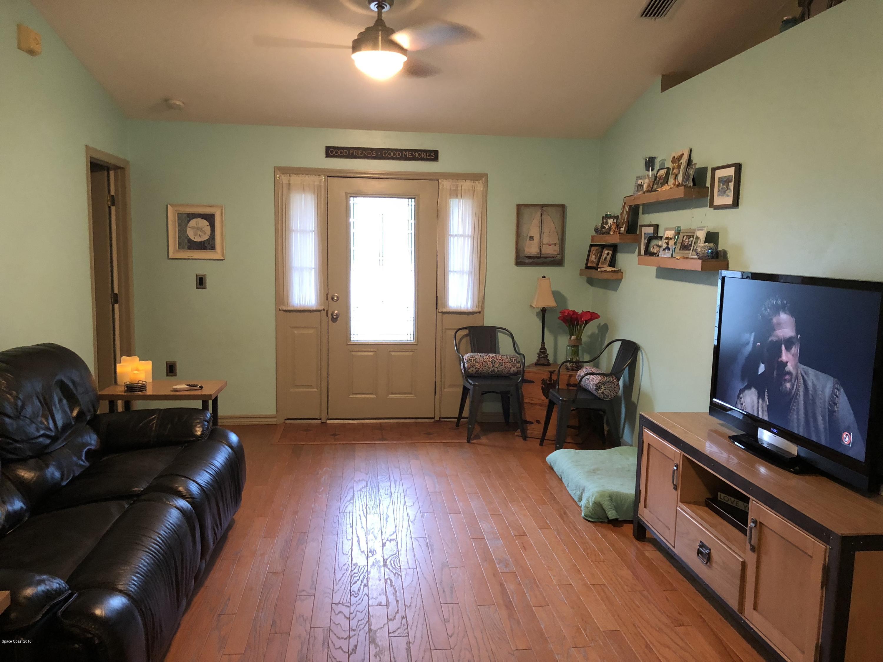 1411 Hardey Road Southwest Palm Bay, FL 32908 - Photo 3 of 5 Living room
