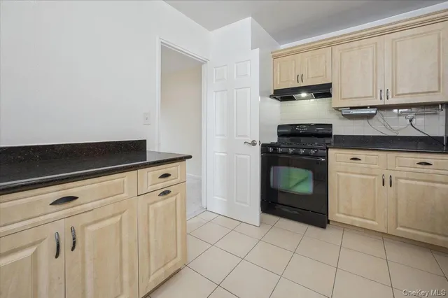 $2,200 | 4 Sadore Lane, Unit 5G, Yonkers, NY 10710