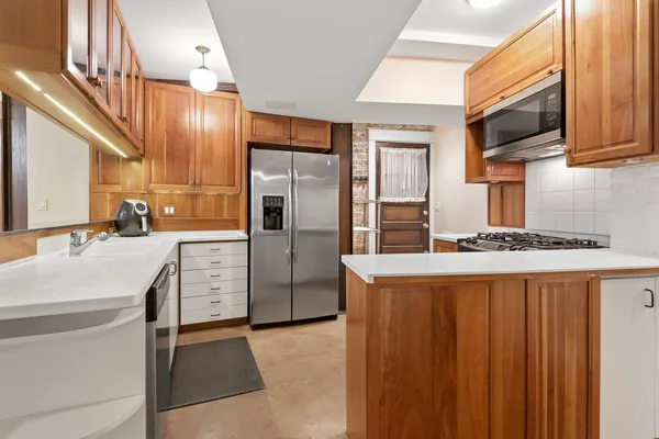 $5,100 | 2749 North Hampden Court, Unit 1G, Chicago, IL 60614