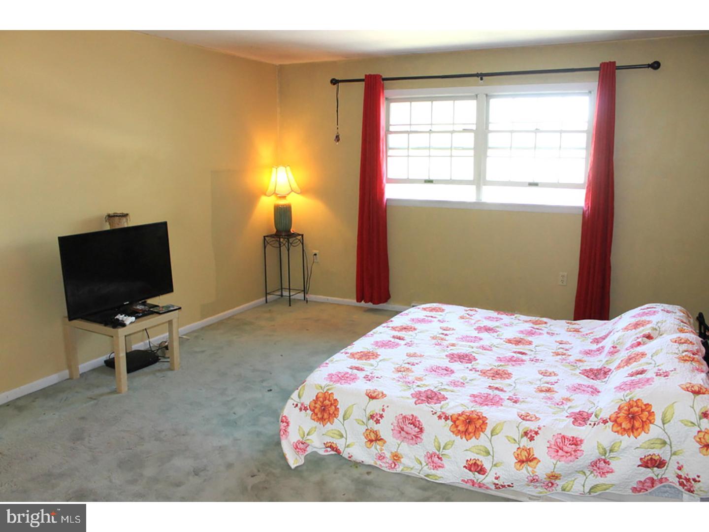 1625 Westwood Road Wyomissing, PA 19610 - Photo 12 of 17 Master Bedroom