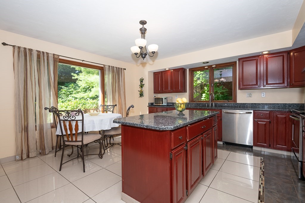 3 Spring Valley Road Worcester, MA 01609 - Photo 12 of 37 Gallery Image 12