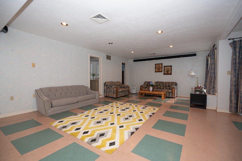 3 Spring Valley Road Worcester, MA 01609 - Photo 35 of 37 Gallery Image 35