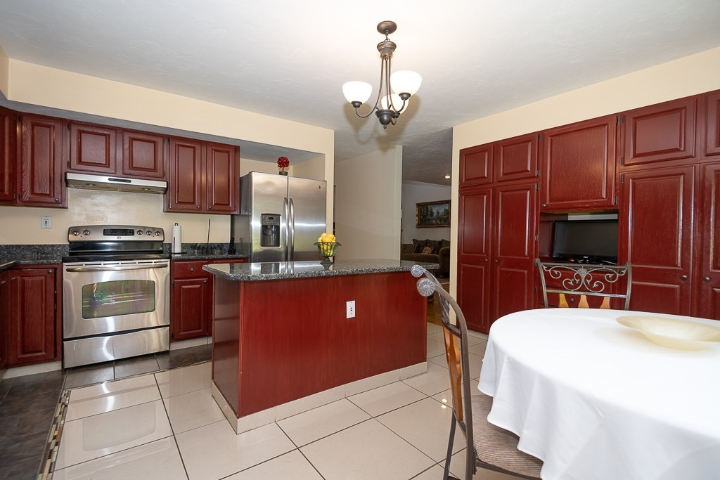 3 Spring Valley Road Worcester, MA 01609 - Photo 8 of 37 Gallery Image 8