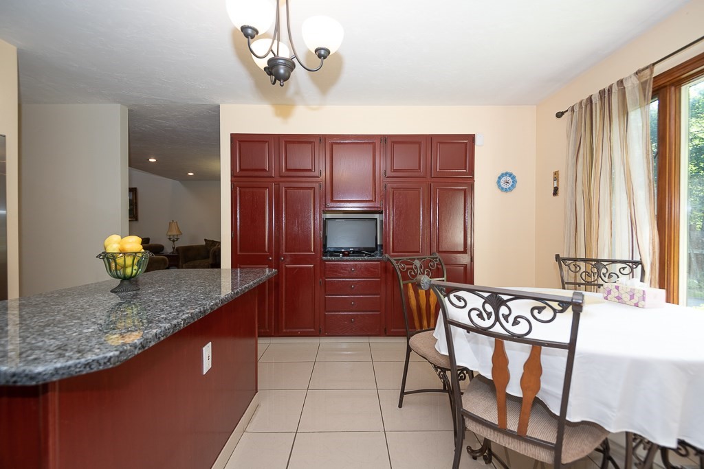 3 Spring Valley Road Worcester, MA 01609 - Photo 9 of 37 Gallery Image 9