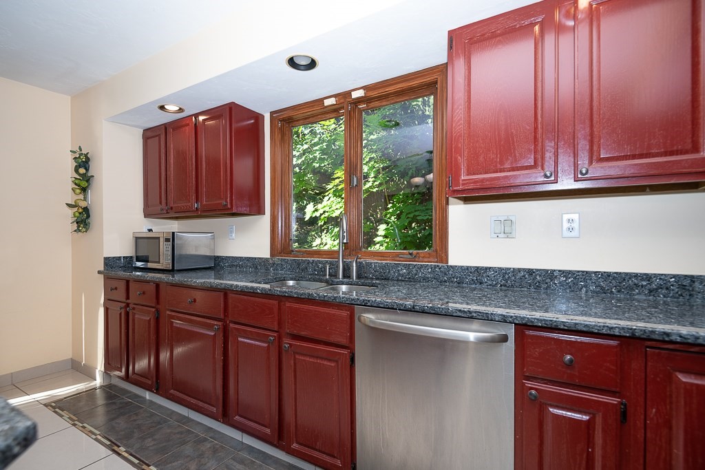 3 Spring Valley Road Worcester, MA 01609 - Photo 10 of 37 Gallery Image 10