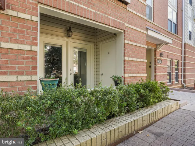 $325,000 | 9480 Virginia Center Boulevard, Unit 134, Vienna, VA 22181