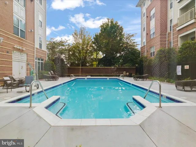 $325,000 | 9480 Virginia Center Boulevard, Unit 134, Vienna, VA 22181
