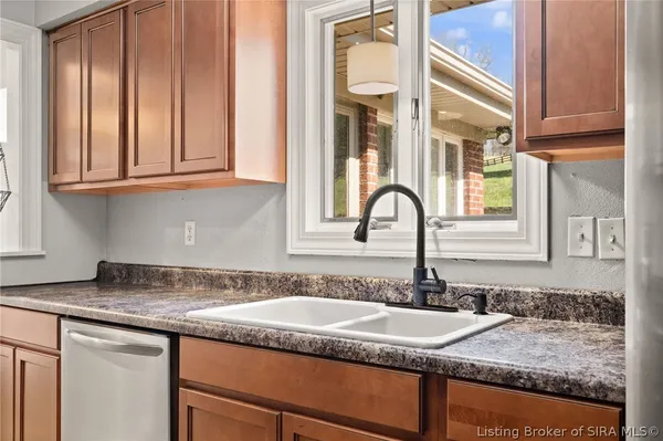 $365,000 | 6256 Scottsville Road, Floyds Knobs, IN 47119