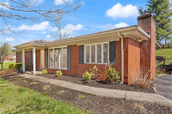 $365,000 | 6256 Scottsville Road, Floyds Knobs, IN 47119