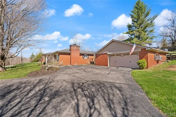 $365,000 | 6256 Scottsville Road, Floyds Knobs, IN 47119