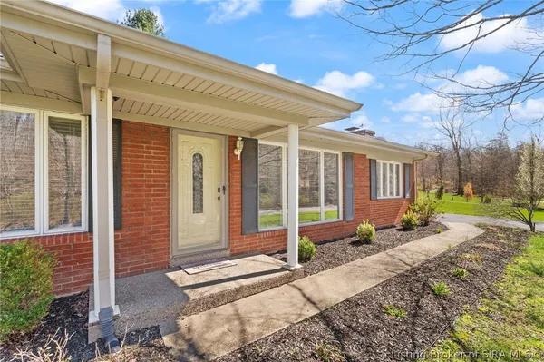 $365,000 | 6256 Scottsville Road, Floyds Knobs, IN 47119