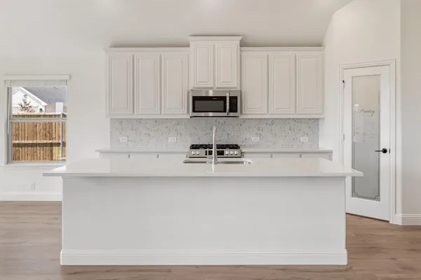 $384,384 | 200 Sweetwater Drive, Commerce, TX 75428