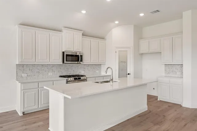 $414,384 | 200 Sweetwater Drive, Commerce, TX 75428