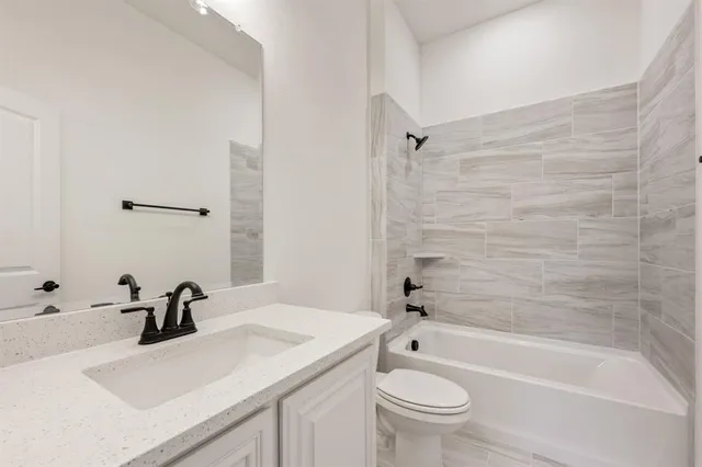 $414,384 | 200 Sweetwater Drive, Commerce, TX 75428