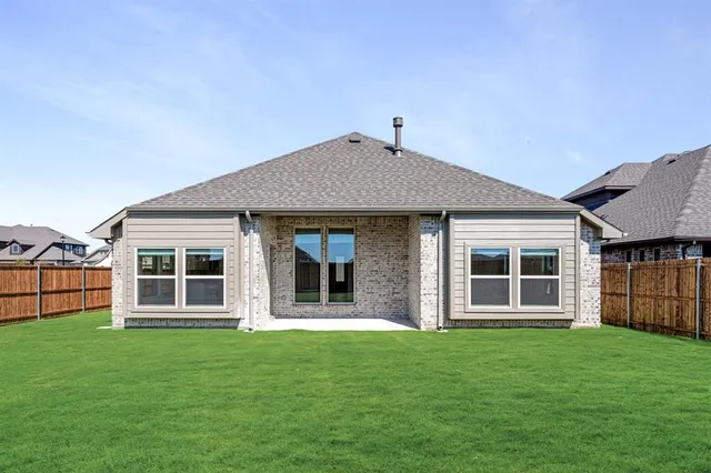 $414,384 | 200 Sweetwater Drive, Commerce, TX 75428