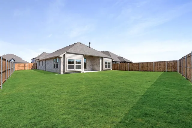 $414,384 | 200 Sweetwater Drive, Commerce, TX 75428