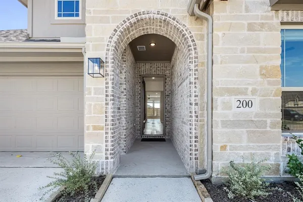 $384,384 | 200 Sweetwater Drive, Commerce, TX 75428