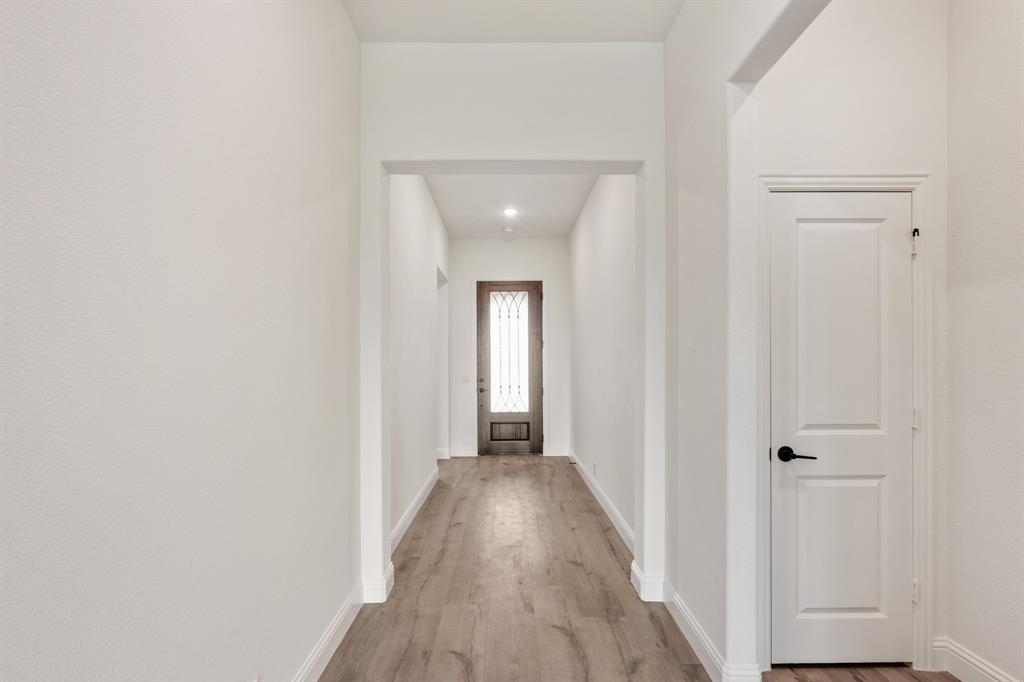 200 Sweetwater Drive Commerce, TX 75428 - Photo 5 of 34