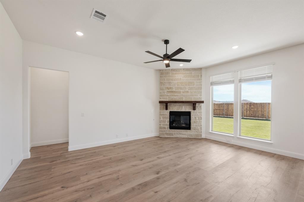 200 Sweetwater Drive Commerce, TX 75428 - Photo 9 of 34