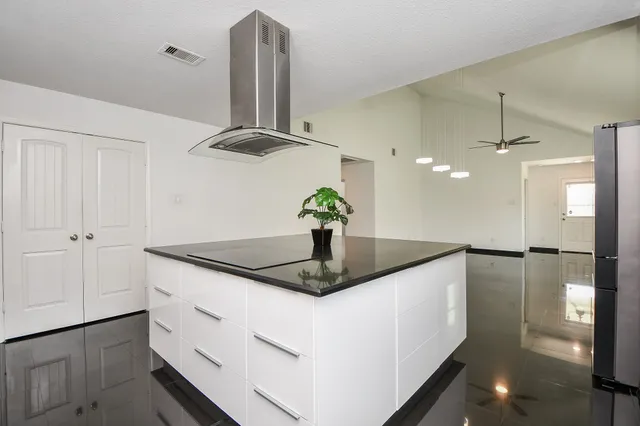 $2,150 | 2015 Treasure Mountain Drive, Spring, TX 77388