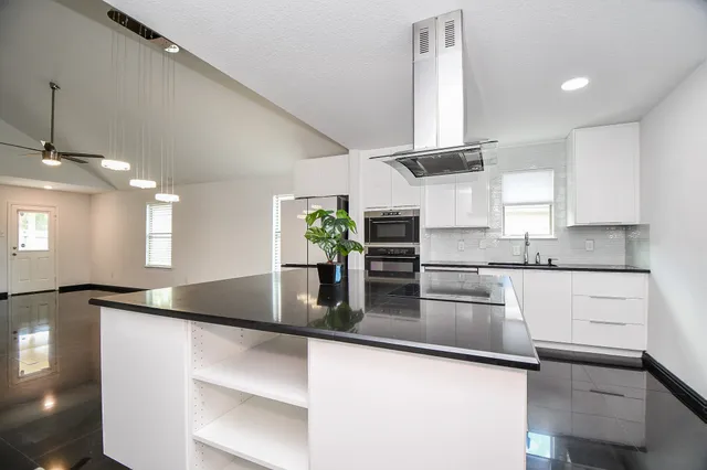 $2,150 | 2015 Treasure Mountain Drive, Spring, TX 77388