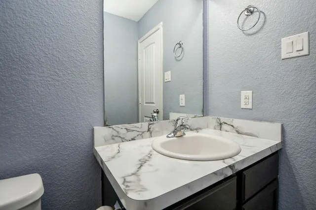 $2,150 | 2015 Treasure Mountain Drive, Spring, TX 77388