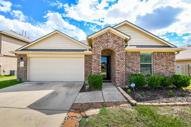 $2,150 | 2015 Treasure Mountain Drive, Spring, TX 77388