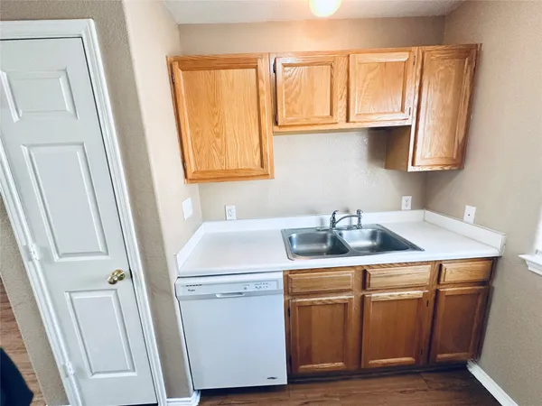 $1,325 | 8814 Schick Road, Unit B, Austin, TX 78729