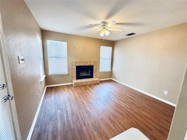 $1,325 | 8814 Schick Road, Unit B, Austin, TX 78729