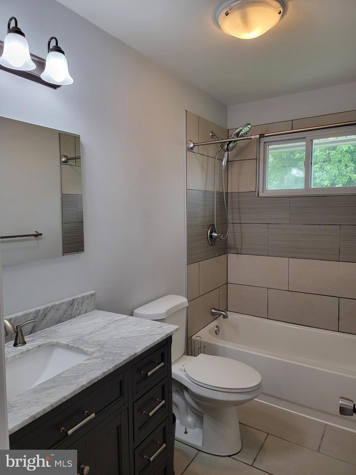 321 Independence Boulevard Lawnside, NJ 08045 - Photo 28 of 36 Full bathroom.