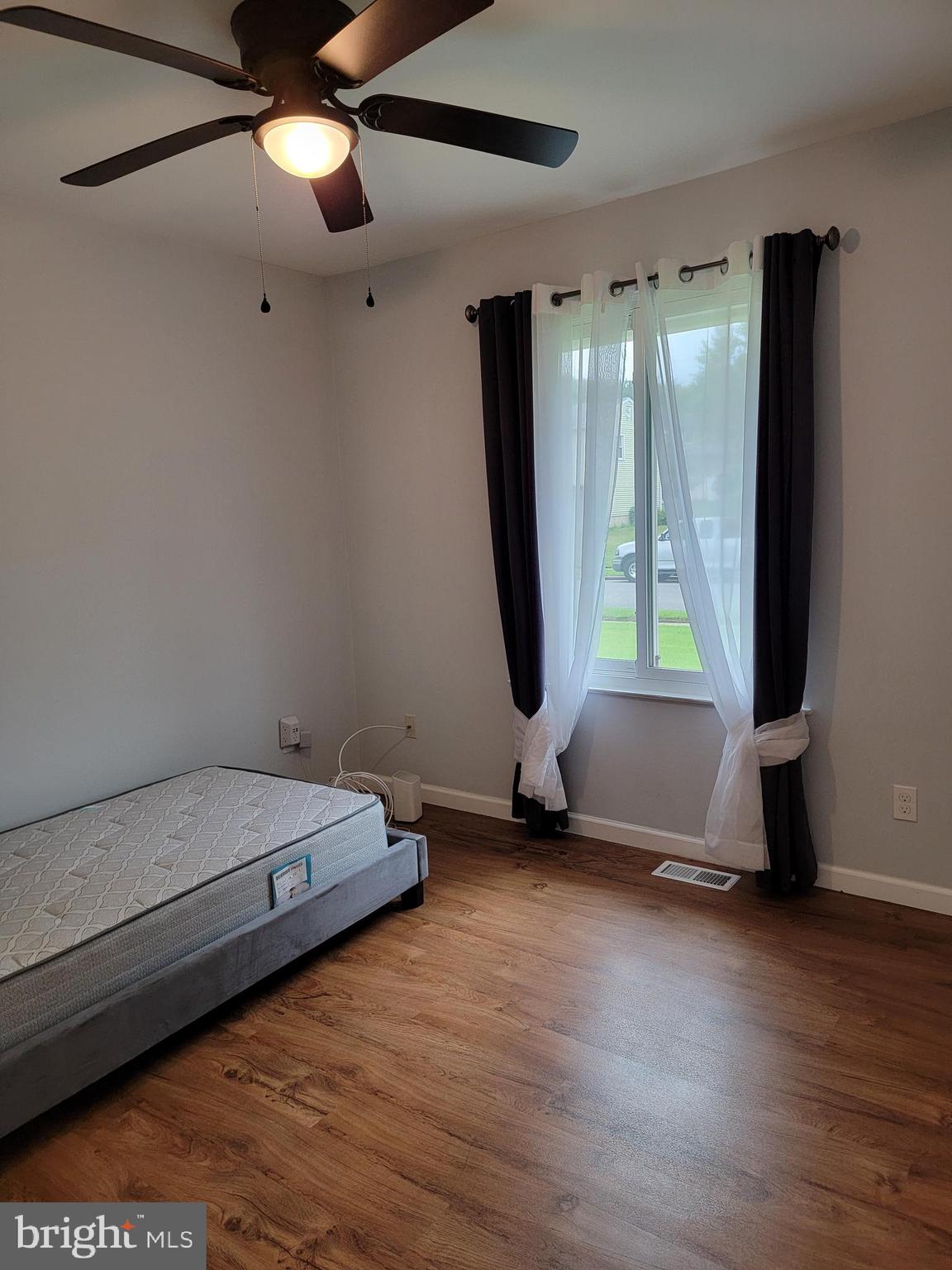 321 Independence Boulevard Lawnside, NJ 08045 - Photo 30 of 36 Full bathroom.