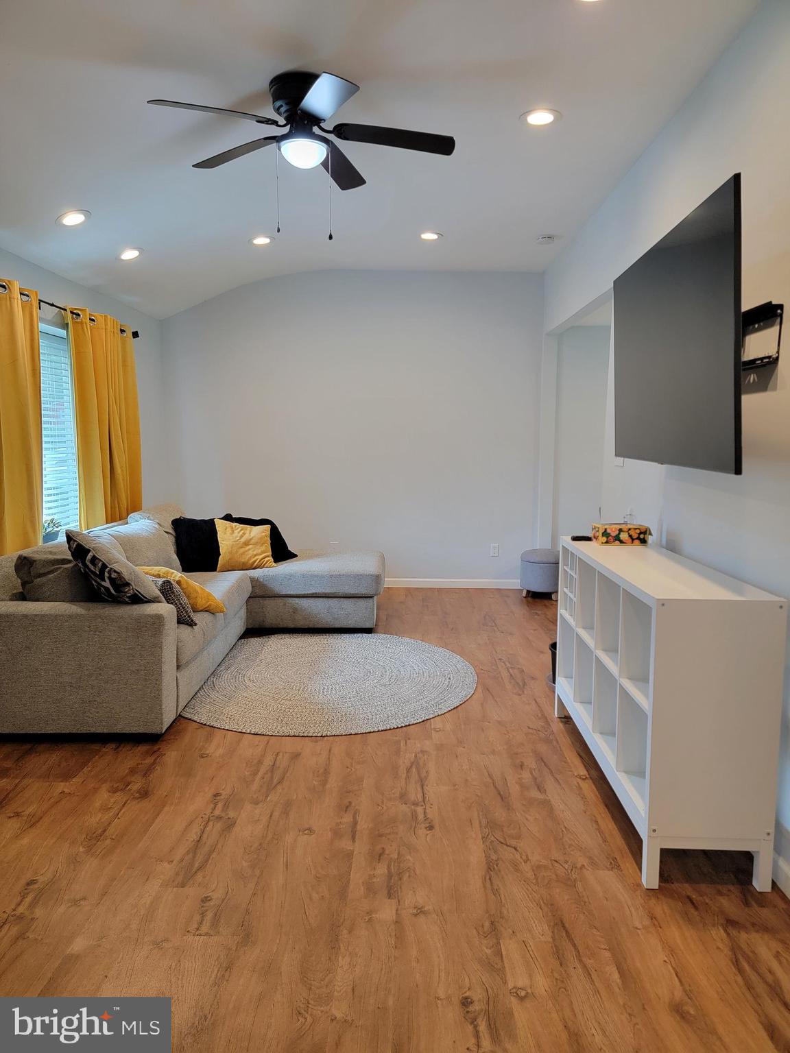 321 Independence Boulevard Lawnside, NJ 08045 - Photo 8 of 36 Living area.