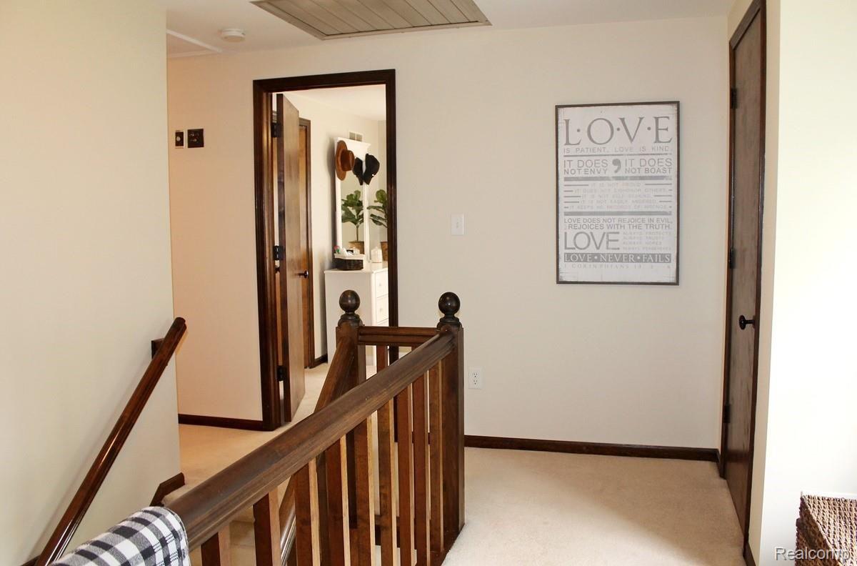 51250 Hanford Road Canton, MI 48187 - Photo 31 of 74 Upstairs Hallway View 2
