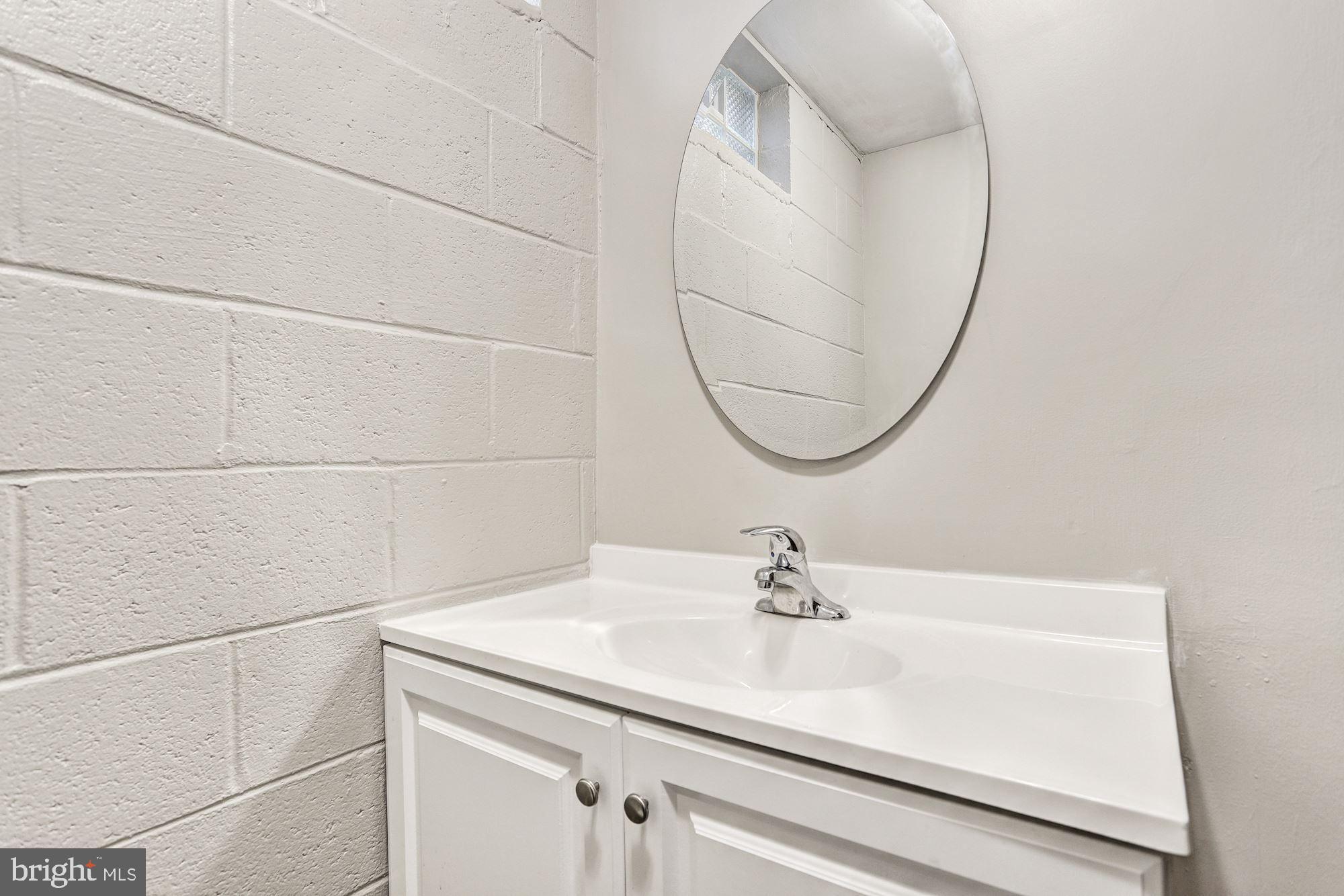 3921 Chatham Road Ellicott City, MD 21042 - Photo 21 of 30 Powder Room