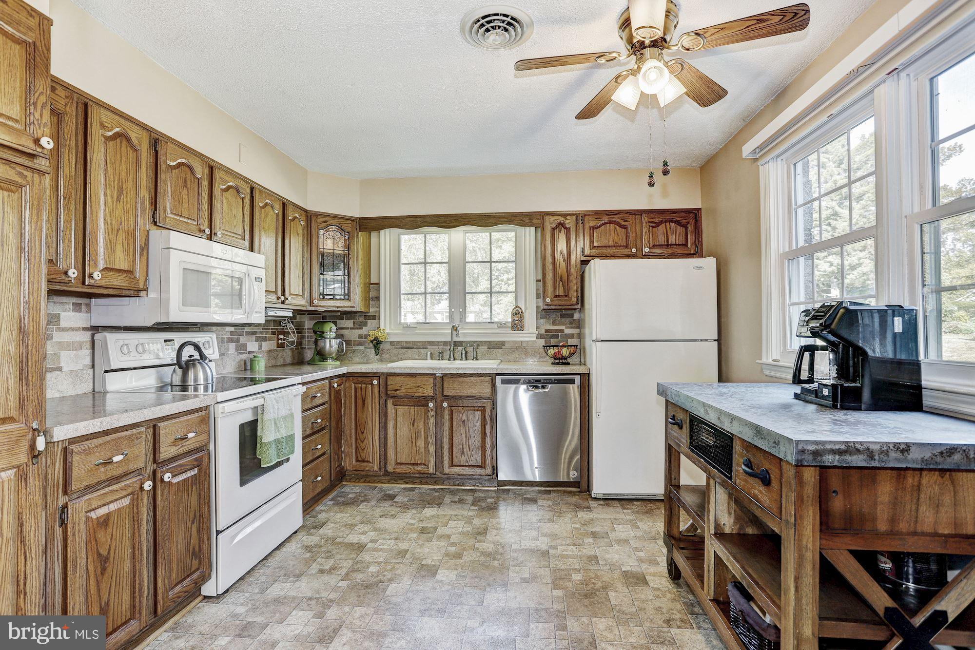 3921 Chatham Road Ellicott City, MD 21042 - Photo 7 of 30 Kitchen