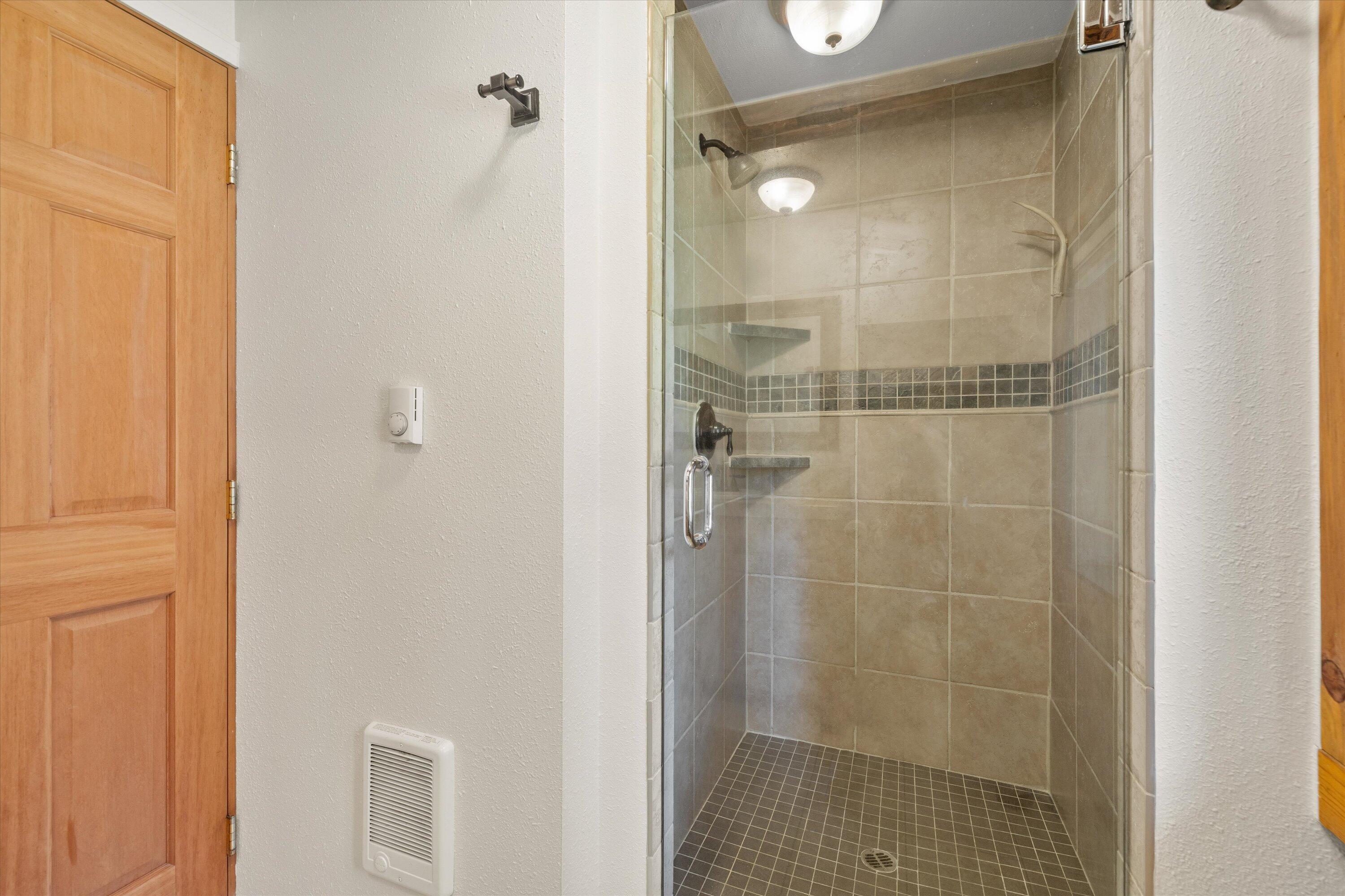 19245 Indian Summer Road Bend, OR 97702 - Photo 11 of 22 Big tile shower in 2nd bath