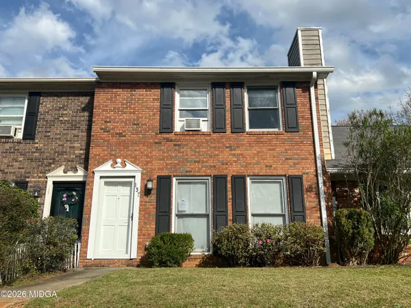 $1,400 | 137 North Springs Court, Macon, GA 31210