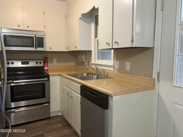 $1,400 | 137 North Springs Court, Macon, GA 31210