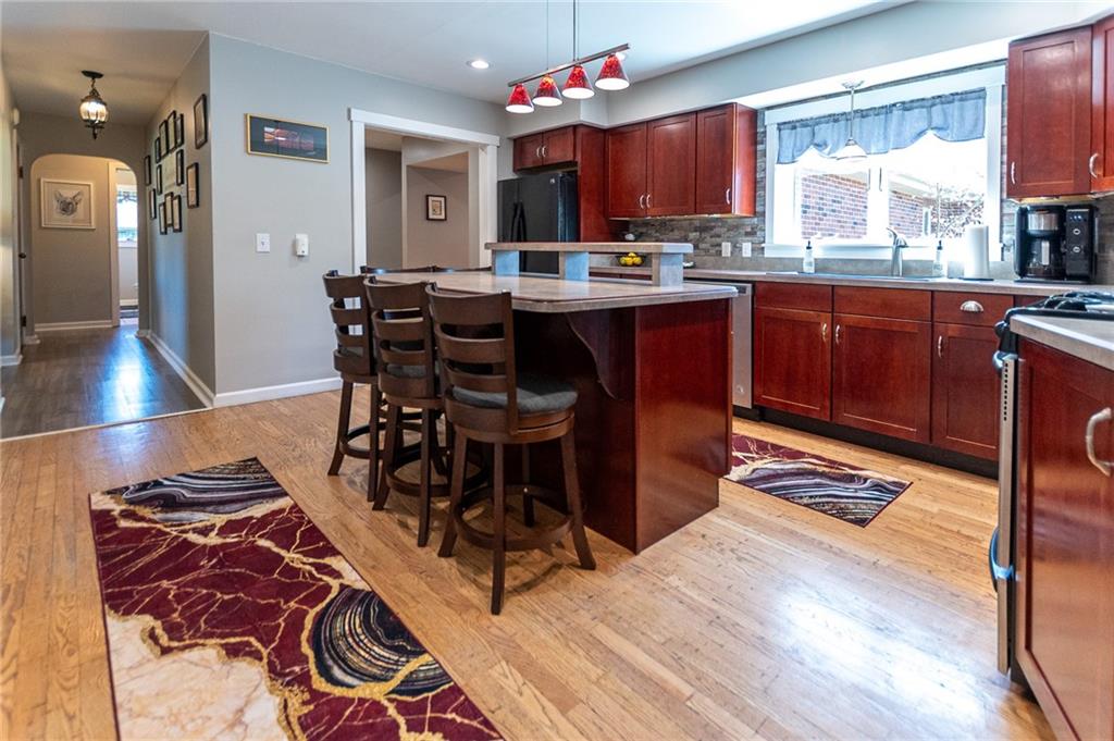 925 North Keel Ridge Road Hermitage, PA 16148 - Photo 11 of 47