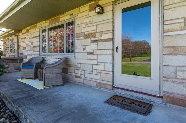 $347,500 | 925 North Keel Ridge Road, Hermitage, PA 16148