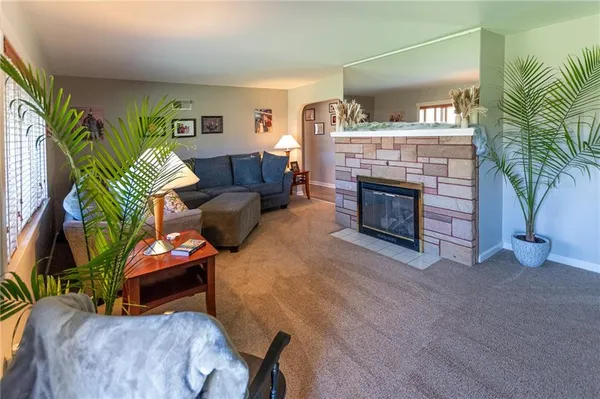 $347,500 | 925 North Keel Ridge Road, Hermitage, PA 16148