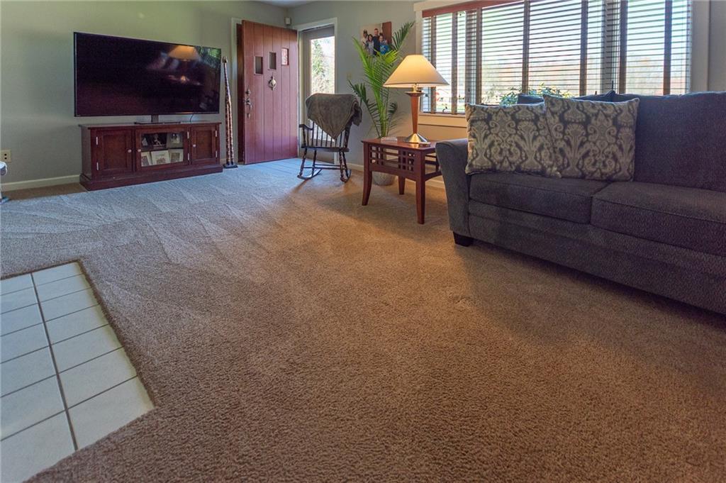 925 North Keel Ridge Road Hermitage, PA 16148 - Photo 6 of 47