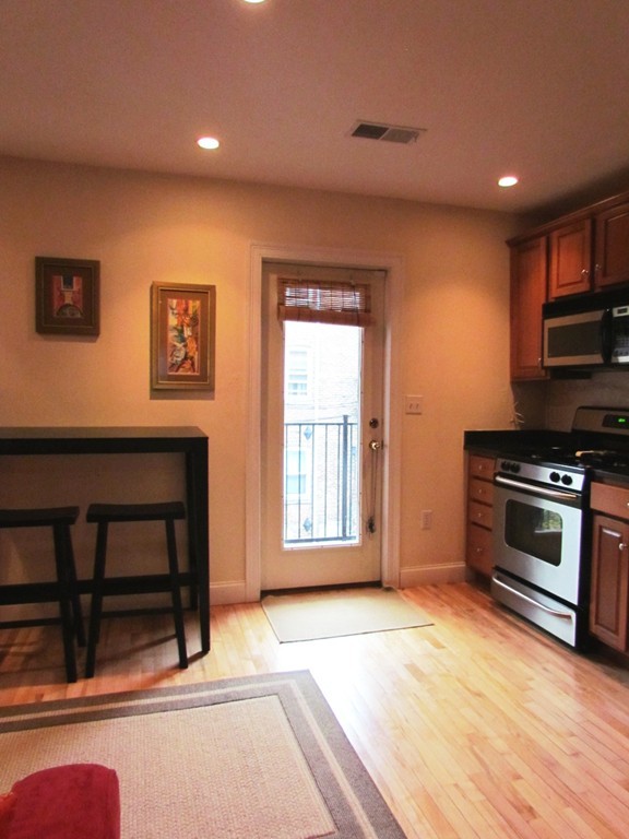 762 East 6th Street, Unit 2 Boston, MA 02127 - Photo 5 of 12